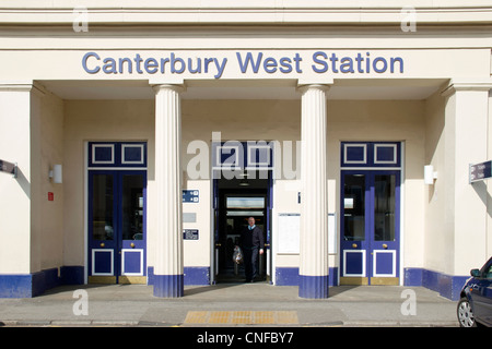 Canterbury Kent UK Entrée Ouest de la gare Banque D'Images