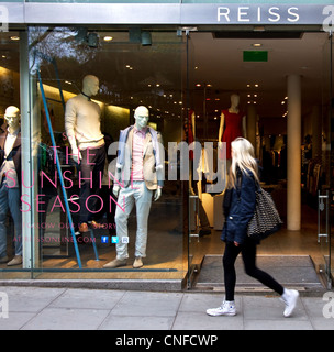 Boutique de mode de Reiss, Hampstead High Street, London, England, UK Banque D'Images