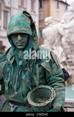 Une statue vivante de la Piazza Navona Banque D'Images