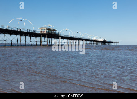 Combinaison inhabituelle de la marée monte la plage de Southport Banque D'Images