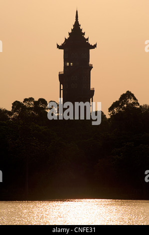 Nan Myint tower dans Jardin National Kandawgyi, pyin u lwin. Maymyo. Près de Mandalay, Birmanie Banque D'Images