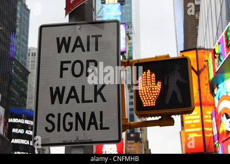 New York passage pour piétons à pied sign Banque D'Images