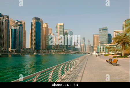 Ville d'été à scape. Paysage panoramique, Dubaï. Banque D'Images