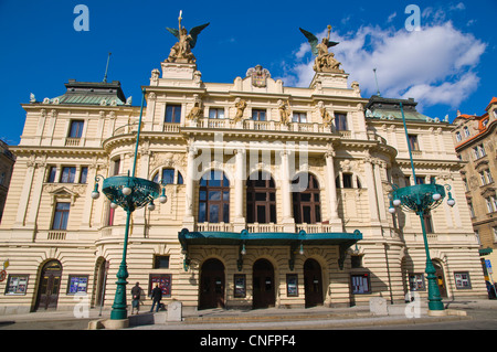 Divadlo na Vinohradech Vinohrady le théâtre municipal (1907) la place Namesti Miru Vinohrady Prague République Tchèque Banque D'Images