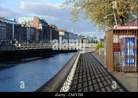 Promenade, Liffey, Dublin, Irlande Banque D'Images