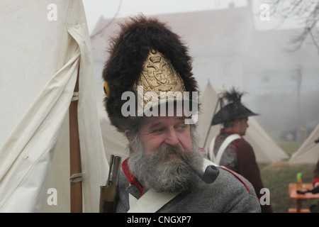 Soldat autrichien dans le camp militaire à Tvarozna, République tchèque. Reconstitution de la bataille d'Austerlitz (1805). Banque D'Images