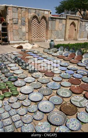 Souvenirs de plaques et de poterie à Samarkand, Ouzbékistan Banque D'Images