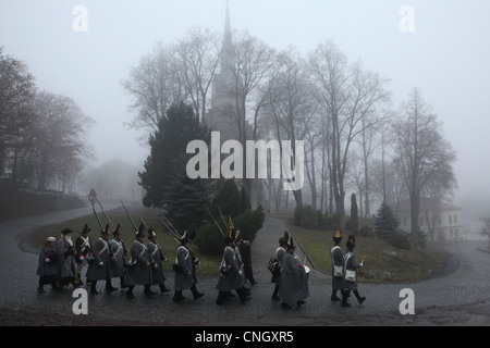 Les soldats autrichiens mars à Tvarozna, République tchèque. Reconstitution de la bataille d'Austerlitz (1805). Banque D'Images