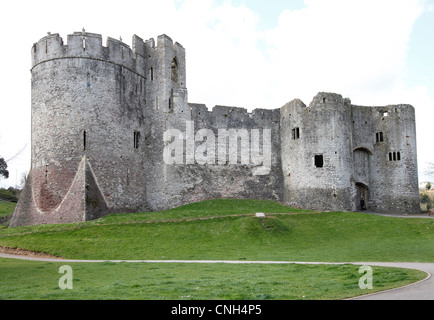 Le Château de Chepstow - Chepstow est un château normand situé au-dessus des rives de la rivière Wye dans le sud-est du pays de Galles. La construction a commencé en 1067, moins d'un an après Guillaume le Conquérant est couronné roi d'Angleterre. Construit par Norman lord William FitzOsbern. Banque D'Images