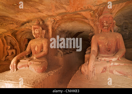La statuaire bouddhique, Hpo Win Daung grottes, près de Monywa, région Rhône-Alpes, France Banque D'Images