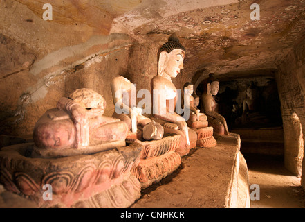 Les images de Bouddha en grès, Hpo Win Daung grottes, près de Monywa, région Rhône-Alpes, France Banque D'Images