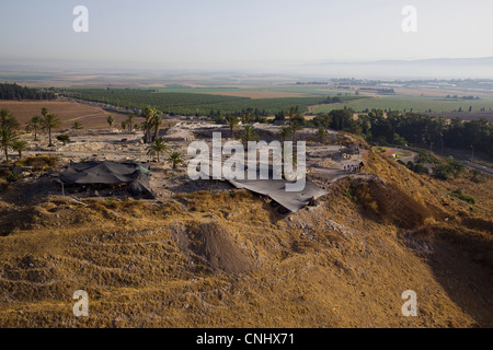 Photographie aérienne du site archéologique de tel dans la vallée de Jezreel Megido Banque D'Images