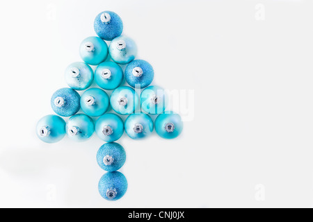 Arbre de Noël des boules de noël bleu Banque D'Images