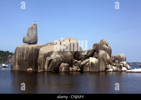 Rock Bismarck dans le lac Victoria à Mwanza, Tanzanie Banque D'Images