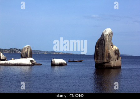 Rock Bismarck dans le lac Victoria à Mwanza, Tanzanie Banque D'Images