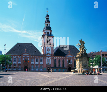 Barockbauten, Marktplatz von Mannheim en Bade-Wurtemberg, Altes Rathaus, Untere Pfarrkirche und Marktbrunnen von Peter van den Branden Banque D'Images