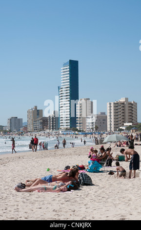 Les vacanciers sur la plage Le Strand Western Cape Afrique du Sud Banque D'Images