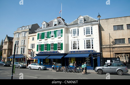 La célèbre librairie Blackwell sur Broad Street Oxford Angleterre Banque D'Images