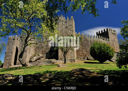 Portugal : château médiéval et berceau de Portugal dans la capitale européenne de la Culture 2012 Guimaraes Banque D'Images