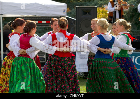 Les spectacles de danse folklorique polonaise Highlanders sur le bord arrière de la brebis Festival à Hailey, Idaho, USA. Banque D'Images