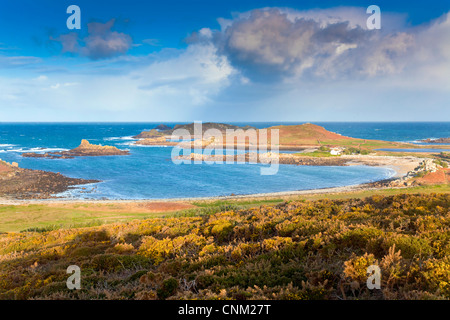 Bryher ; à l'ouest vers l'Atlantique à partir de la colline de Samson ; Isles of Scilly Banque D'Images