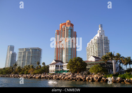 Miami Beach Florida,Biscayne Bay,Government Cut,South Pointe Park,point,High Rise,condominium buildings,City Skyline,Portofino,South Pointe Tower,APOG Banque D'Images
