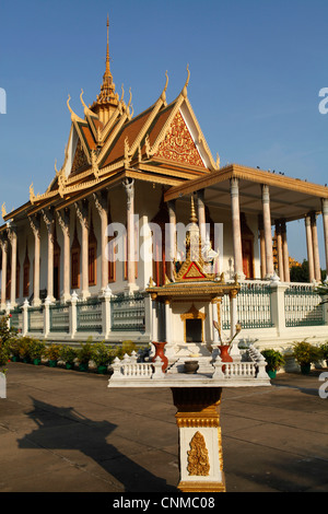 Esprit maison en dehors de la Pagode d'argent, Phnom Penh, Cambodge, Indochine, Asie du Sud, Asie Banque D'Images