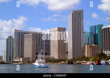 Miami Florida,Biscayne Bay,ligne d'horizon du centre-ville,immeubles de bureaux,ligne d'horizon de la ville,hôtels,bateaux,eau,Centre financier du Sud-est,centre,FL120331143 Banque D'Images