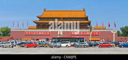 Une photo panoramique de 2 croix Tiananmen Gate - l'entrée principale de la Cité Interdite prises à partir de la place Tiananmen. Banque D'Images