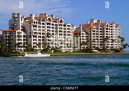 Miami Florida,Biscayne Bay,Fisher Island,condominium appartements résidentiels immeuble, gratte-ciel de la ville,FL120331277 Banque D'Images