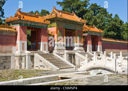 La porte d'entrée à Yuling, le tombeau de l'empereur Qianlong de la dynastie Qing de l'Est des tombes. Banque D'Images