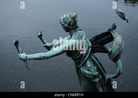 Statues Art Nouveau à Svatopluk Cech Pont sur la Vltava à Prague, République tchèque. Banque D'Images
