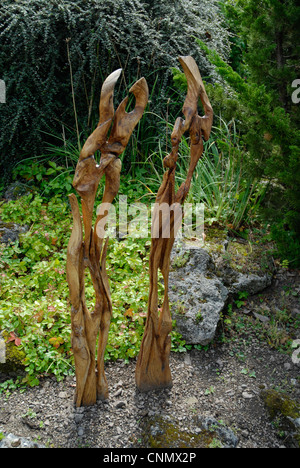 Sculpture dans l'Université de Leicester's Harold Martin Botanic Garden, Oadby, Leicestershire, 2011 Banque D'Images