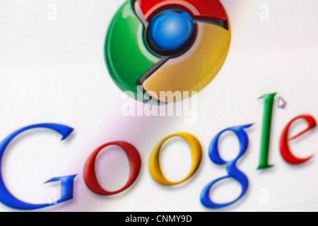 Logo Google et Chrome icône sur un écran de surveillance Banque D'Images