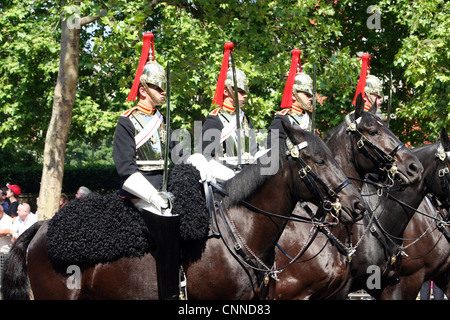 Londres, Royaume-Uni - 17 juin 2006 : Household Cavalry parade à la cérémonie des couleurs. Utilisation éditoriale [seulement] Banque D'Images