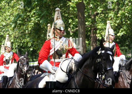 Londres, Royaume-Uni - 17 juin 2006 : Household Cavalry parade à la cérémonie des couleurs. Utilisation éditoriale [seulement] Banque D'Images