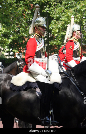 Londres, Royaume-Uni - 17 juin 2006 : Household Cavalry parade à la cérémonie des couleurs. Utilisation éditoriale [seulement] Banque D'Images