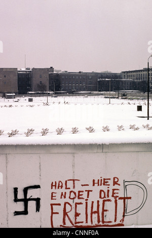 Le mur de Berlin à la Potsdamer Platz - Berlin Ouest en 1979 dans la neige Banque D'Images