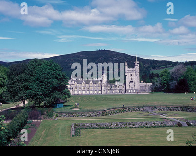 Le château de Balmoral Royal Deeside Aberdeenshire résidences une famille royale britannique depuis 1852, lorsqu'il est acheté par la reine Victoria sa Banque D'Images