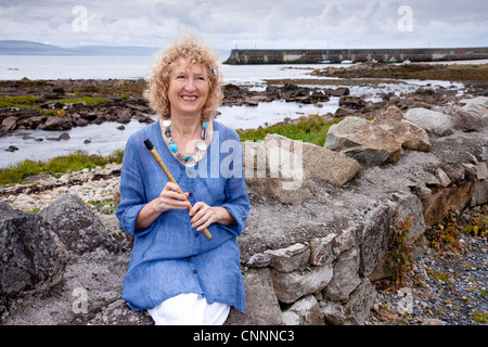 Mary Bergin, musicien traditionnel irlandais joueur sifflet Banque D'Images