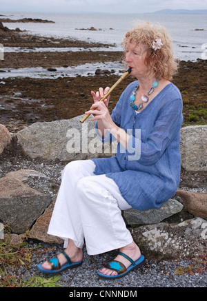 Mary Bergin, musicien traditionnel irlandais joueur sifflet Banque D'Images