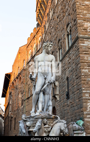 Fontaine de Neptune, Piazza della Signoria, le Palazzo Vecchio, Florence, Florence, Toscane, Italie Province Banque D'Images