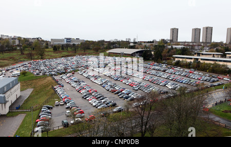 Parking hôpital occupé Aberdeen Royal Infirmary, Aberdeen, Écosse, Royaume-Uni. Banque D'Images