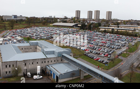 Parking hôpital occupé Aberdeen Royal Infirmary, Aberdeen, Écosse, Royaume-Uni. Banque D'Images