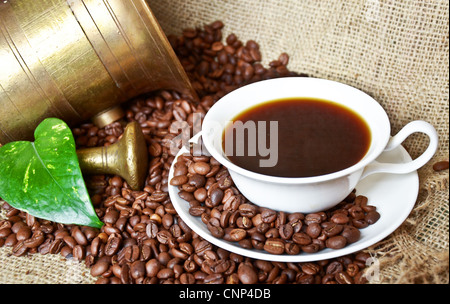 Tasse de café avec moulin bacground et sack Banque D'Images
