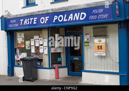 Goût DE POLOGNE Polonais supérette sur high street, dans le sud du Pays de Galles UK Merthyr Tydfil Banque D'Images