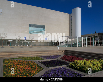 Extérieur du théâtre Habima restauré le théâtre national d'Israël redessiné par l'architecte RAM Karmi situé sur la place Habima au centre de tel Aviv Israël Banque D'Images