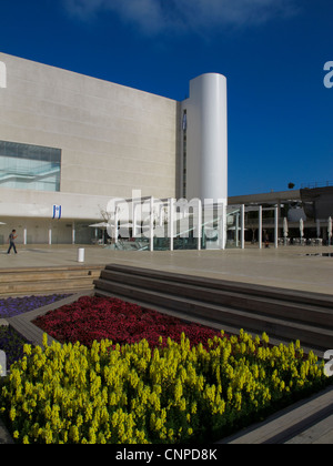 Extérieur du théâtre Habima restauré le théâtre national d'Israël redessiné par l'architecte RAM Karmi situé sur la place Habima au centre de tel Aviv Israël Banque D'Images