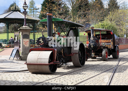 Julia et une machine à vapeur Aveling et porter Invicta ainsi qu'un tracteur à vapeur Foden au musée en plein air du nord de l'Angleterre, à Beamish ne, en Angleterre, au Royaume-Uni Banque D'Images