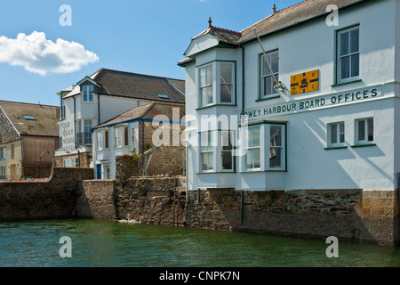 La vieille ville de Fowey, Cornwall en Angleterre avec ses maisons anciennes et port Banque D'Images